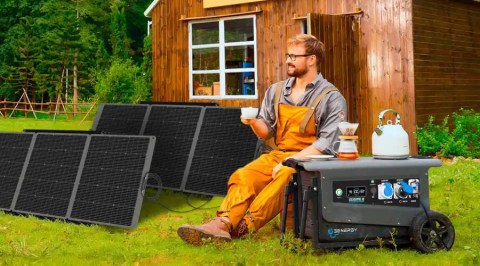 Painel solar portátil Genergy SUN300W aberto ao sol